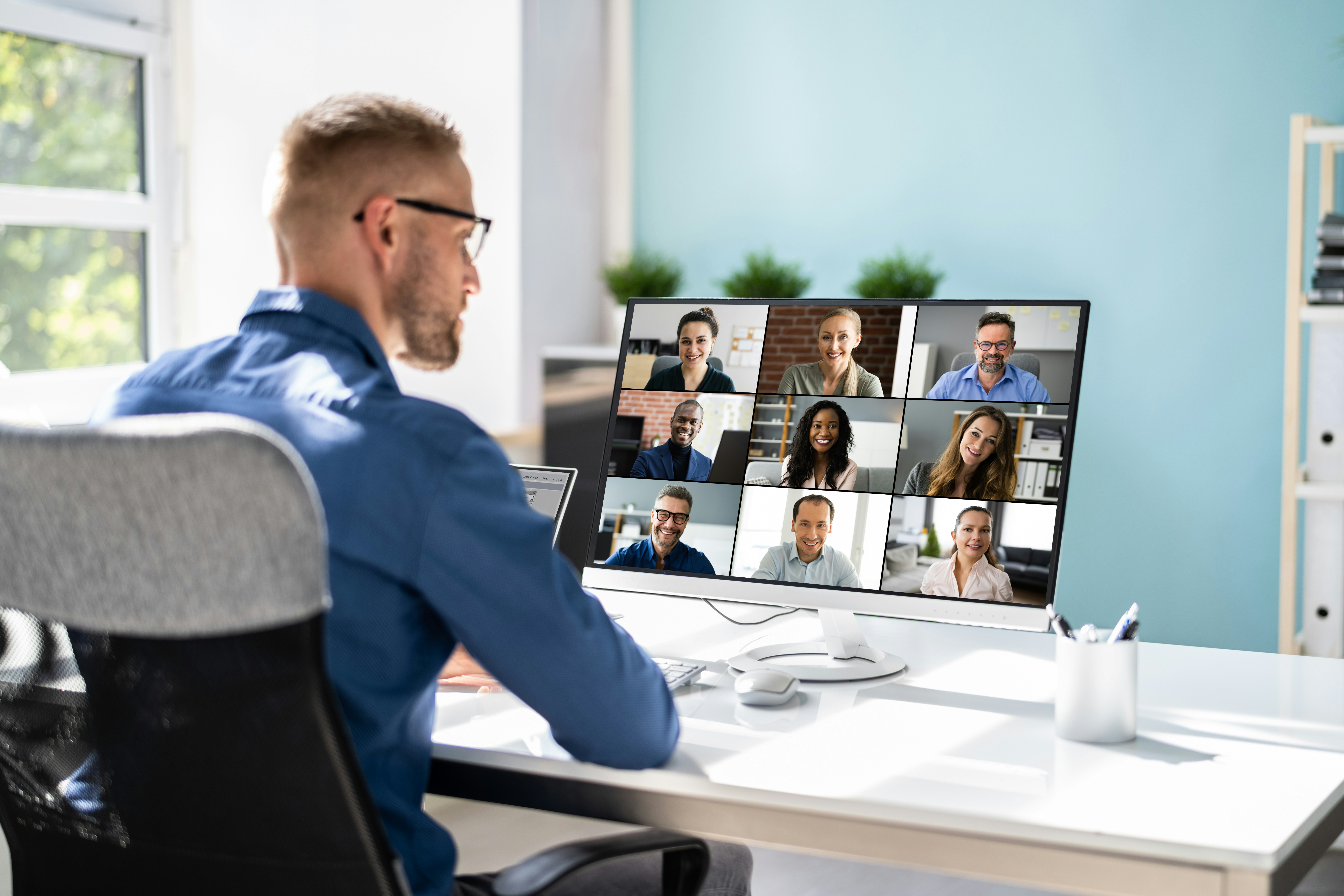 What Is A Webcast? The Definitive Guide to High-Impact Virtual Broadcasting